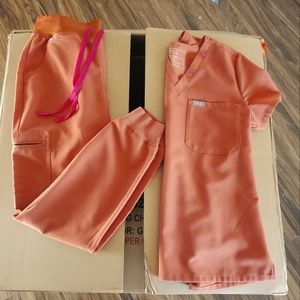 Figs Terracotta Scrubs